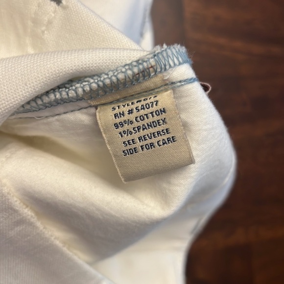 CAbi - White Bootcut Double Button Business Casual Spring Jeans Sz 6 - Picture 7 of 9